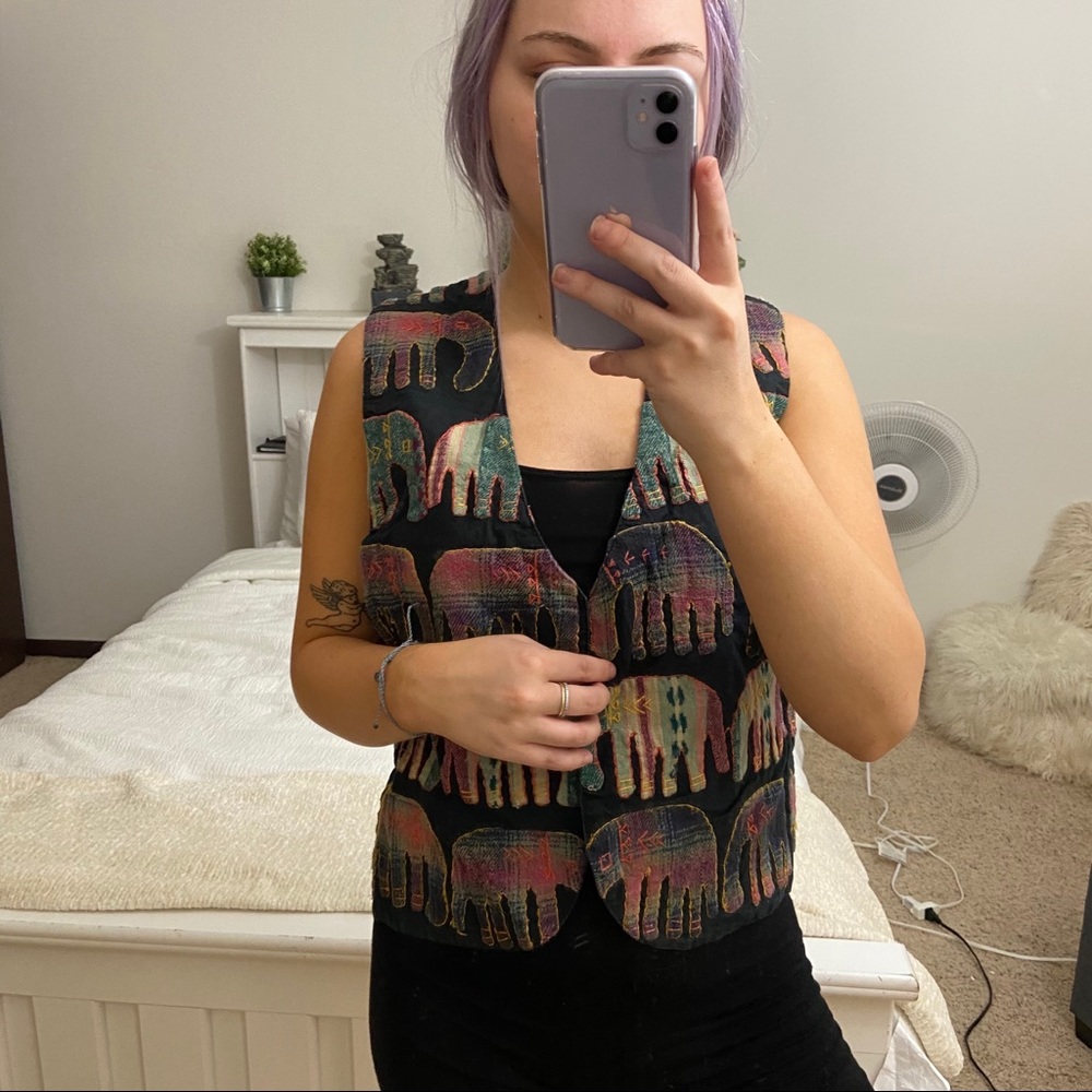 VINTAGE Elephant Patterned Vest - Picture 4 of 6